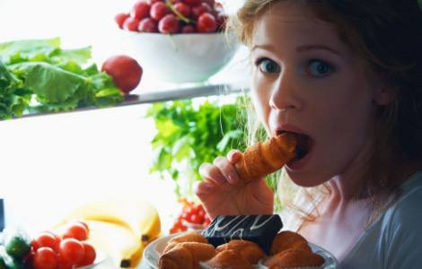 Što se događa s osobom koja redovito jede noću